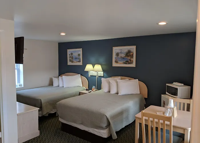 Crystal Sands Motel